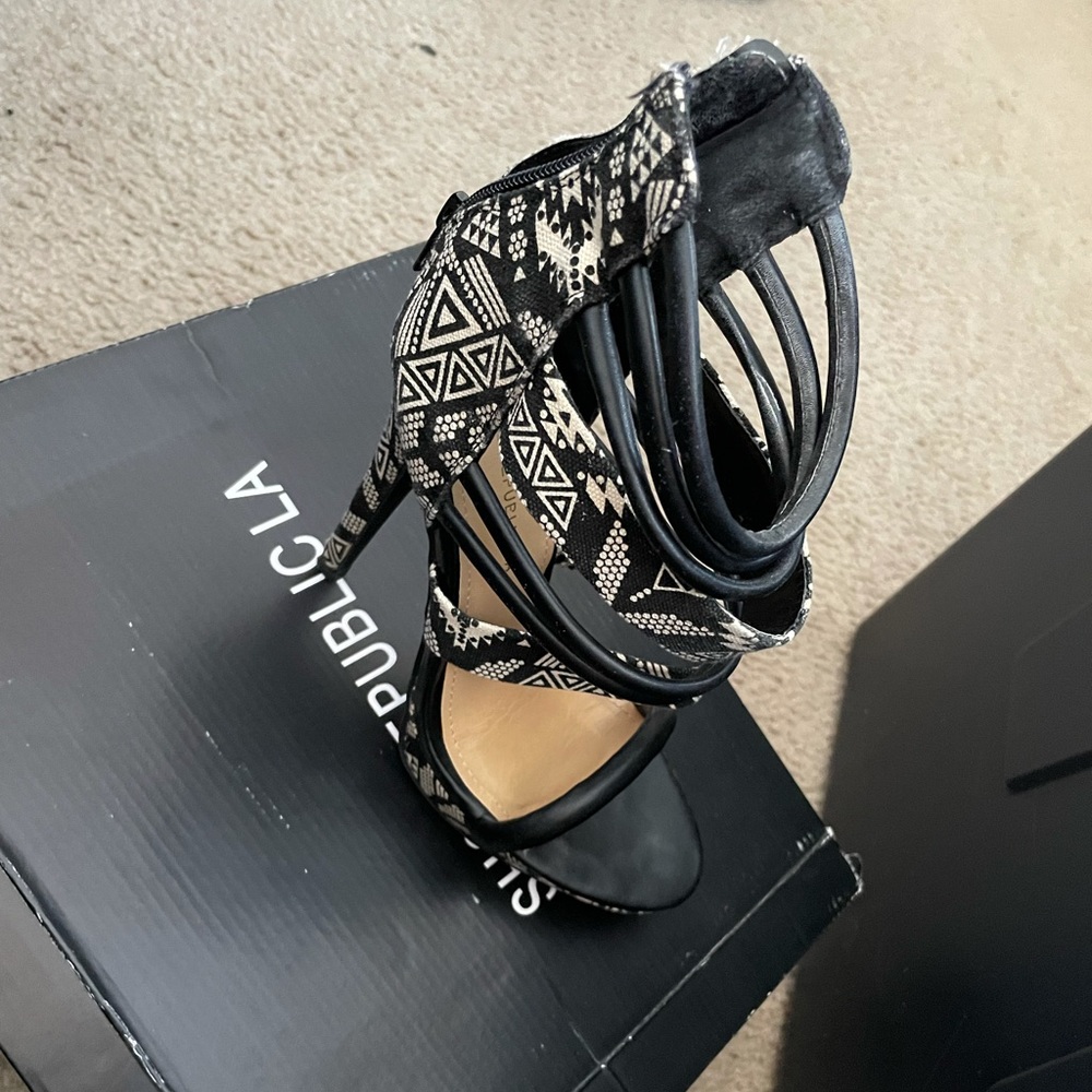 black/tan heels - Picture 2 of 2